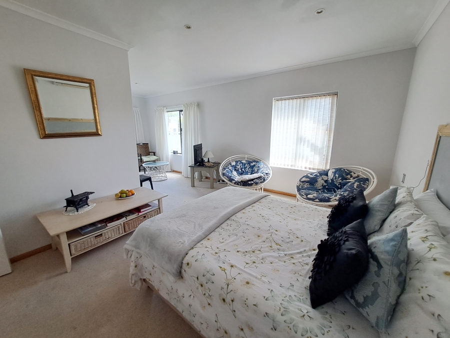 6 Bedroom Property for Sale in Greenways Golf Estate Western Cape